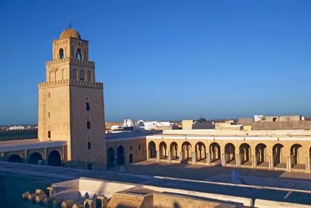 MENIKMATI WISATA RELIGI DI TUNISIA