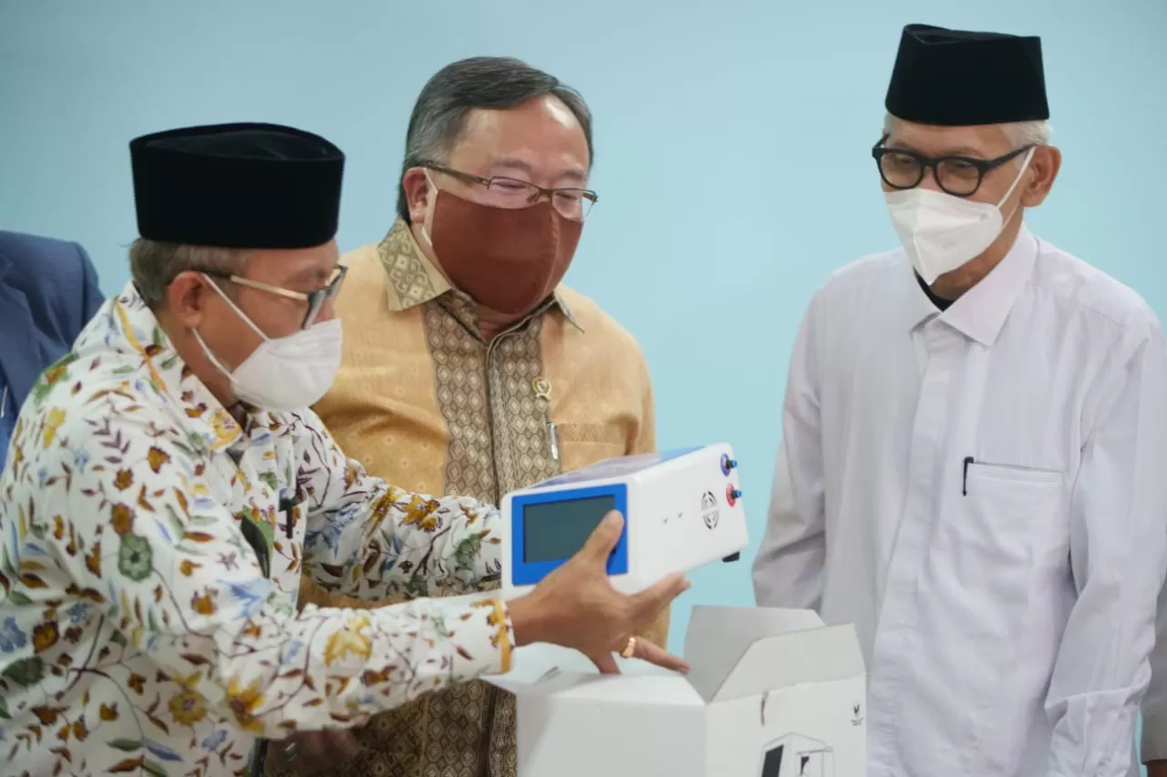Di Vaksinasi Kedua MUI, Menristek/BRIN Perkenalkan Genose