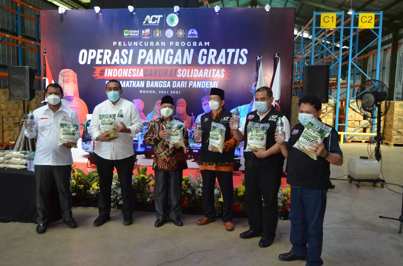 Gandeng ACT, MUI Luncurkan Operasi Pangan dan Medis Gratis