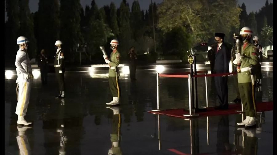 Munajat untuk Bangsa dan Negara di Apel Renungan Suci