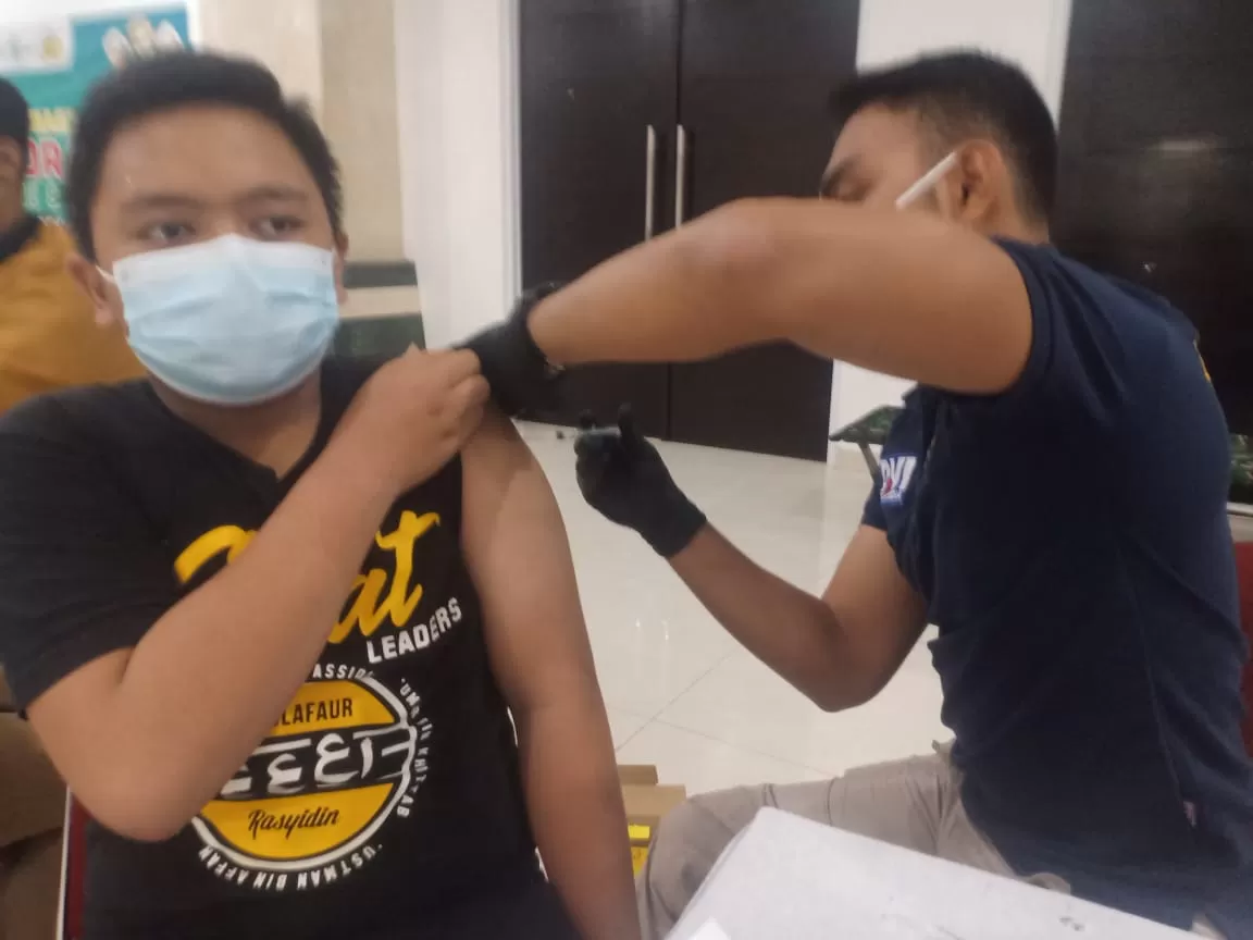 Status Kehalalan Vaksin AstraZeneca dan Hukum Injeksinya?