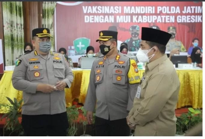 MUI Gresik dan Polda Jatim Gelar Vaksinasi Massal