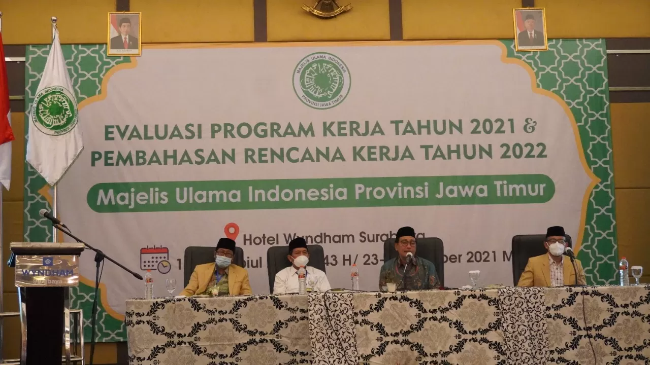 Tutup Evaluasi dan Raker MUI Jatim, Kiai Mutawakkil Sampaikan 3 Pesan