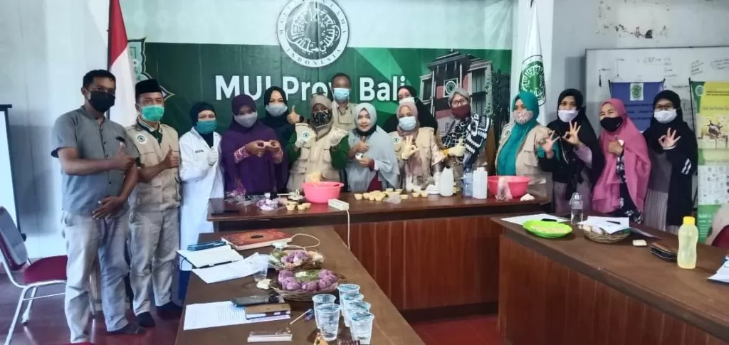 Produksi Sabun Cuci dari Minyak Jelantah, LPH-SDA MUI Bali Ajak Rumah Tangga Manfaatkan Zat Pencemar