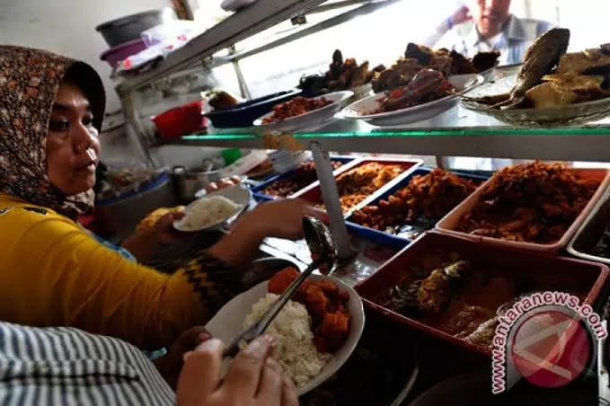 MUI: Warung Penjual Makanan tak Perlu Tutup Saat Ramadhan