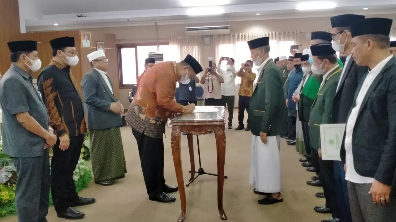 Lantik Pengurus MUI Maros, MUI Sulsel Sarankan Jaga Nilai Nalusereng