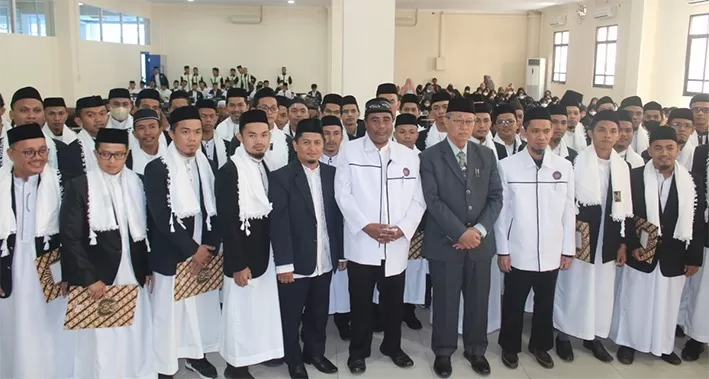 Unismuh Wisuda 64 Kiai Muda Alumni Pendidikan Ulama Tarjih
