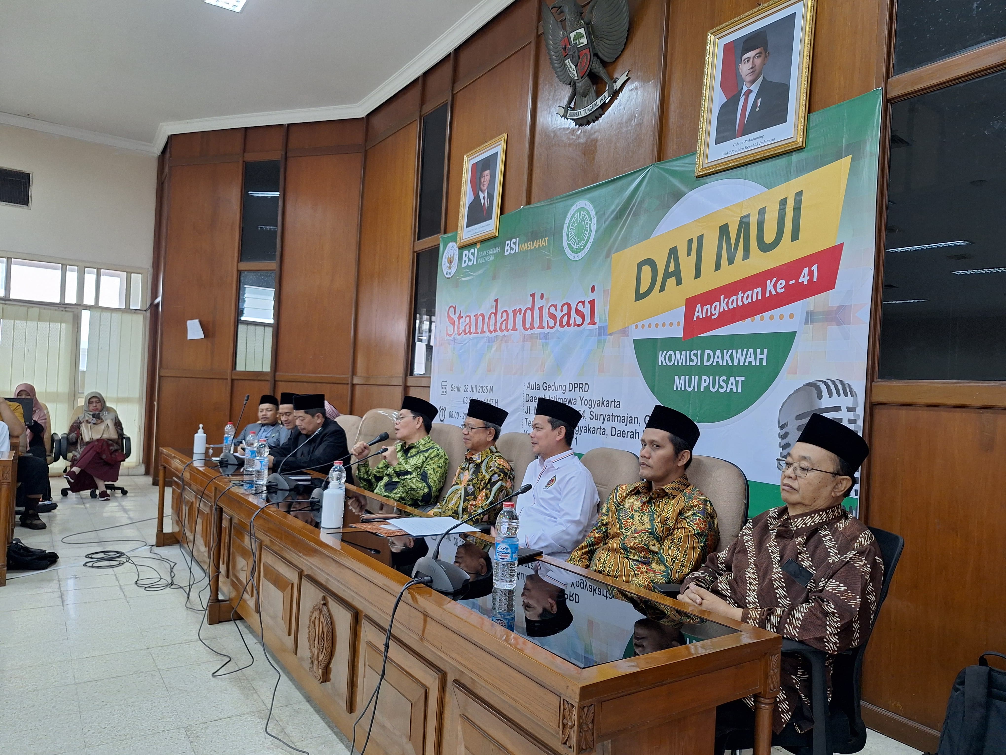 Buka Standardisasi Dai Angkatan Ke-41 di Yogyakarta, Ini Pesan Sekjen MUI Buya Amirsyah Tambunan Buka Standardisasi Dai Angkatan Ke-41 di Yogyakarta, Ini Pesan Sekjen MUI Buya Amirsyah Tambunan