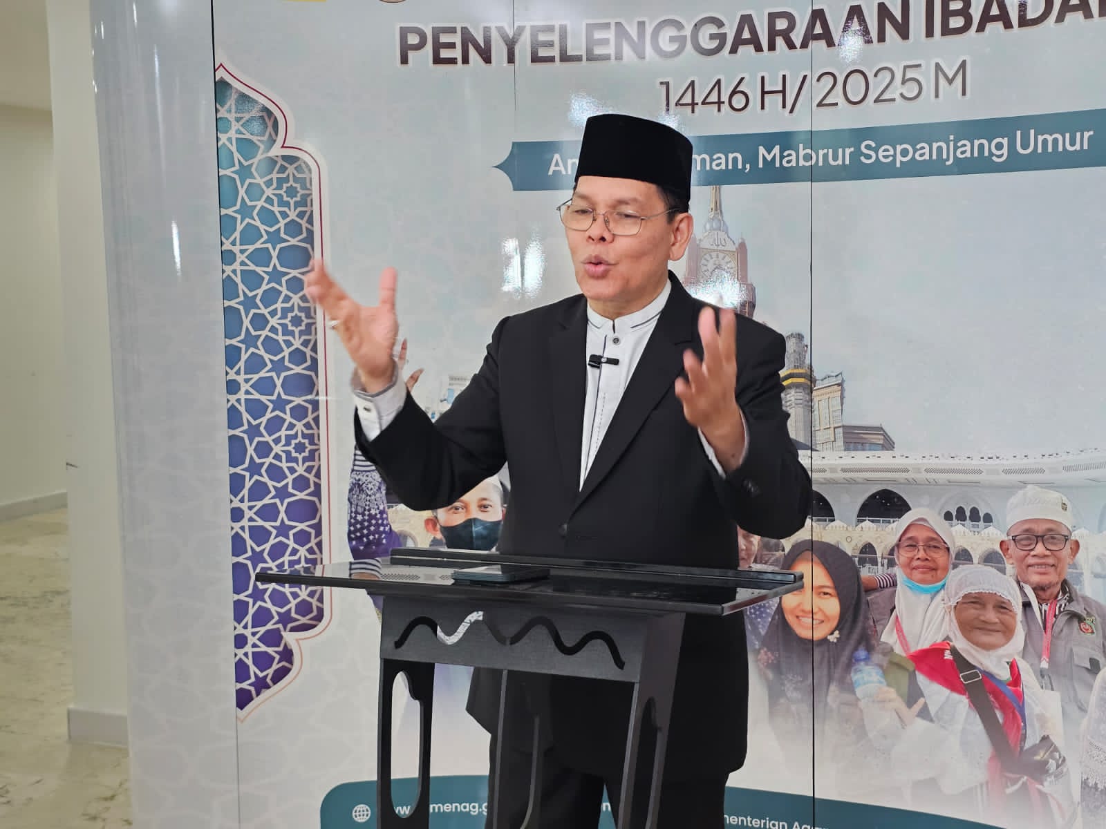 Transformasi Nilai Kemanusiaan Antara Wukuf di Arafah Dan Mina Transformasi Nilai Kemanusiaan Antara Wukuf di Arafah Dan Mina