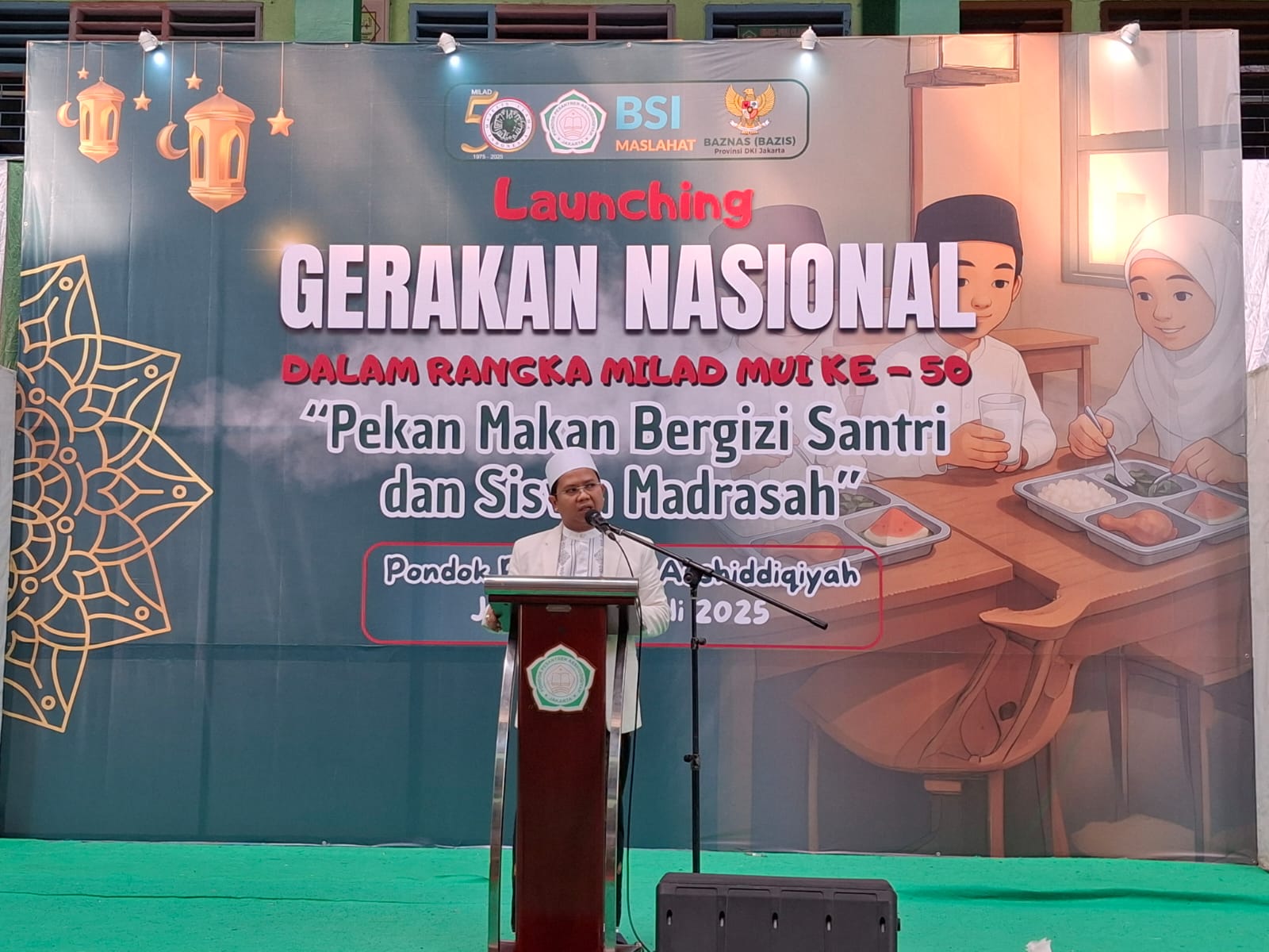 Pengasuh Ponpes Ashhiddiqiyah: Gerakan Makanan Bergizi Bukti Kepedulian MUI pada Santri