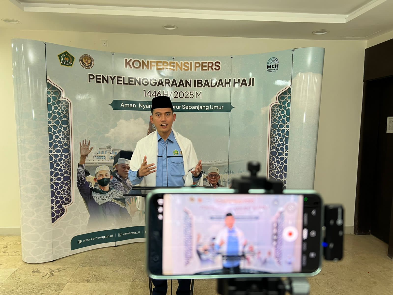Jelang Puncak Haji, Mustasyar Dini Imbau Jamaah Patuhi Jadwal Lempar Jumrah Saat di Mina Jelang Puncak Haji, Mustasyar Dini Imbau Jamaah Patuhi Jadwal Lempar Jumrah Saat di Mina