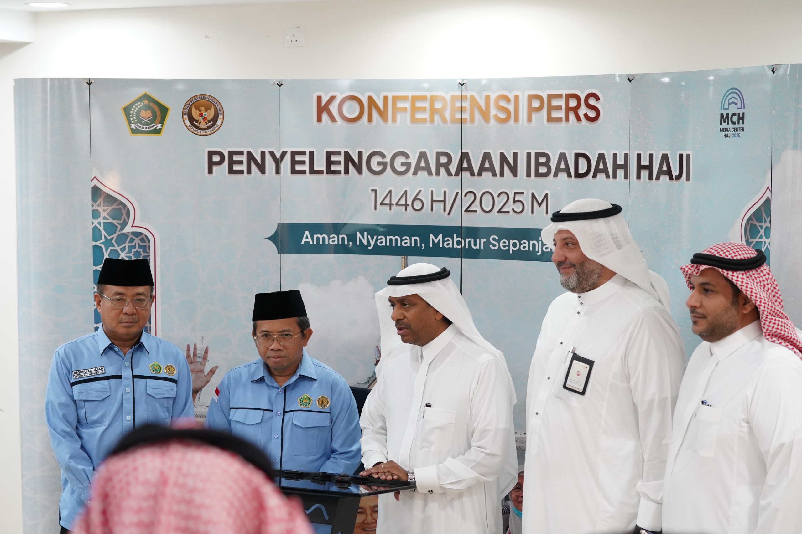 Kunjungi Daker Makkah, Wamenhaj Saudi Apresiasi Sukses Haji dan Sebut Semua Tantangan Berhasil Dimitigasi Kunjungi Daker Makkah, Wamenhaj Saudi Apresiasi Sukses Haji dan Sebut Semua Tantangan Berhasil Dimitigasi