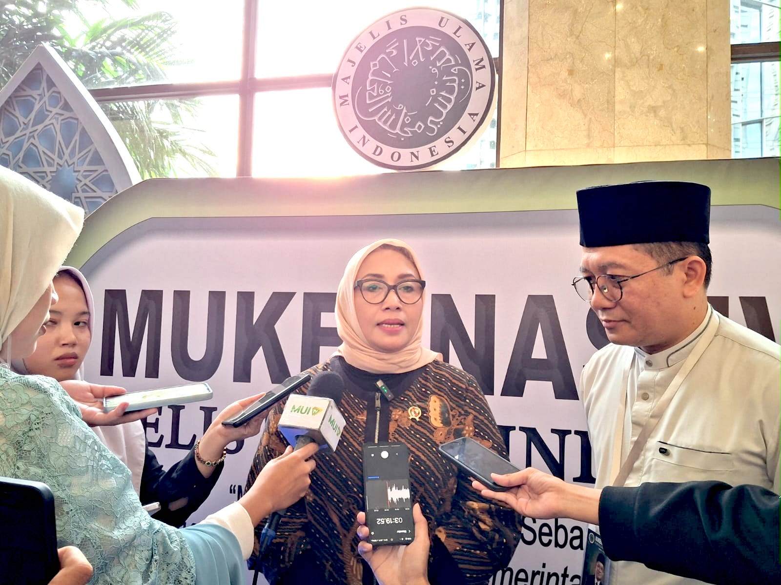 Menteri Pemberdayaan Perempuan dan Perlindungan Anak Tawarkan MUI Kerjasama Tiga Program Prioritas Menteri Pemberdayaan Perempuan dan Perlindungan Anak Tawarkan MUI Kerjasama Tiga Program Prioritas