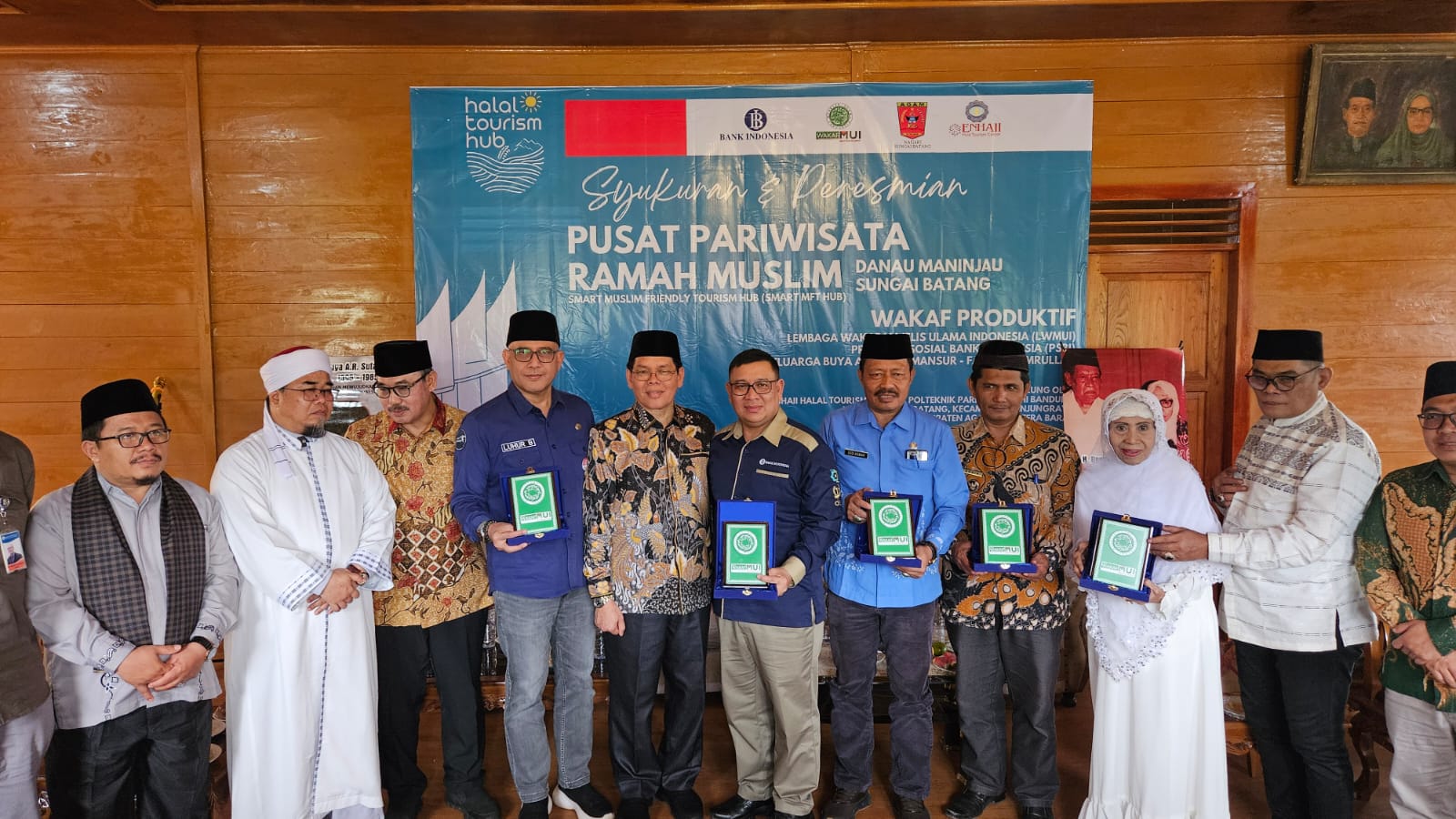 Gandeng BI, MUI Resmikan Wisata Halal Berbasis Wakaf Produktif di Danau Maninjau
