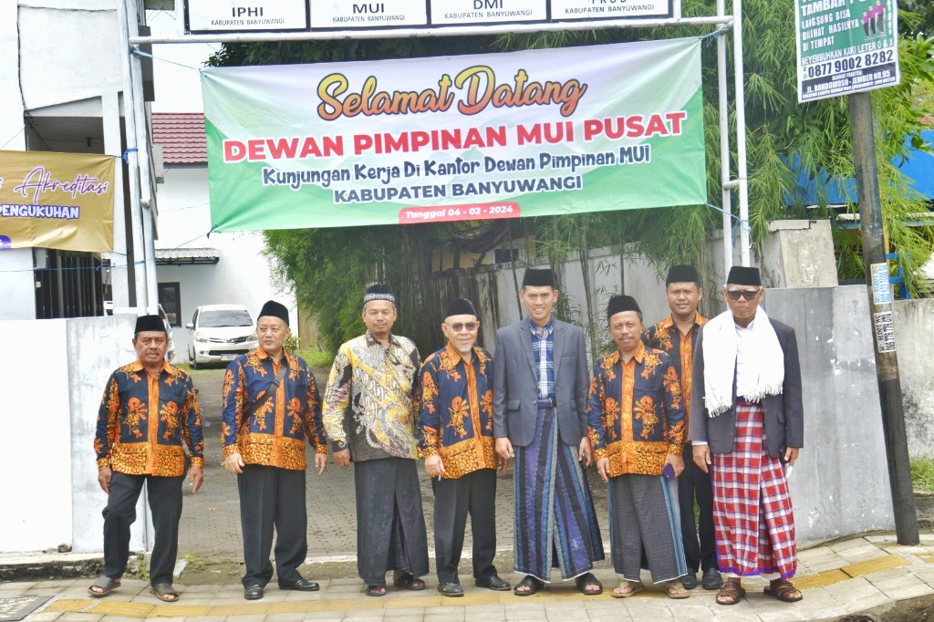 Disambangi Komisi Fatwa MUI Pusat, MUI Banyuwangi: Alhamdulillah Seruan Kami Didengar Masyarakat Disambangi Komisi Fatwa MUI Pusat, MUI Banyuwangi: Alhamdulillah Seruan Kami Didengar Masyarakat