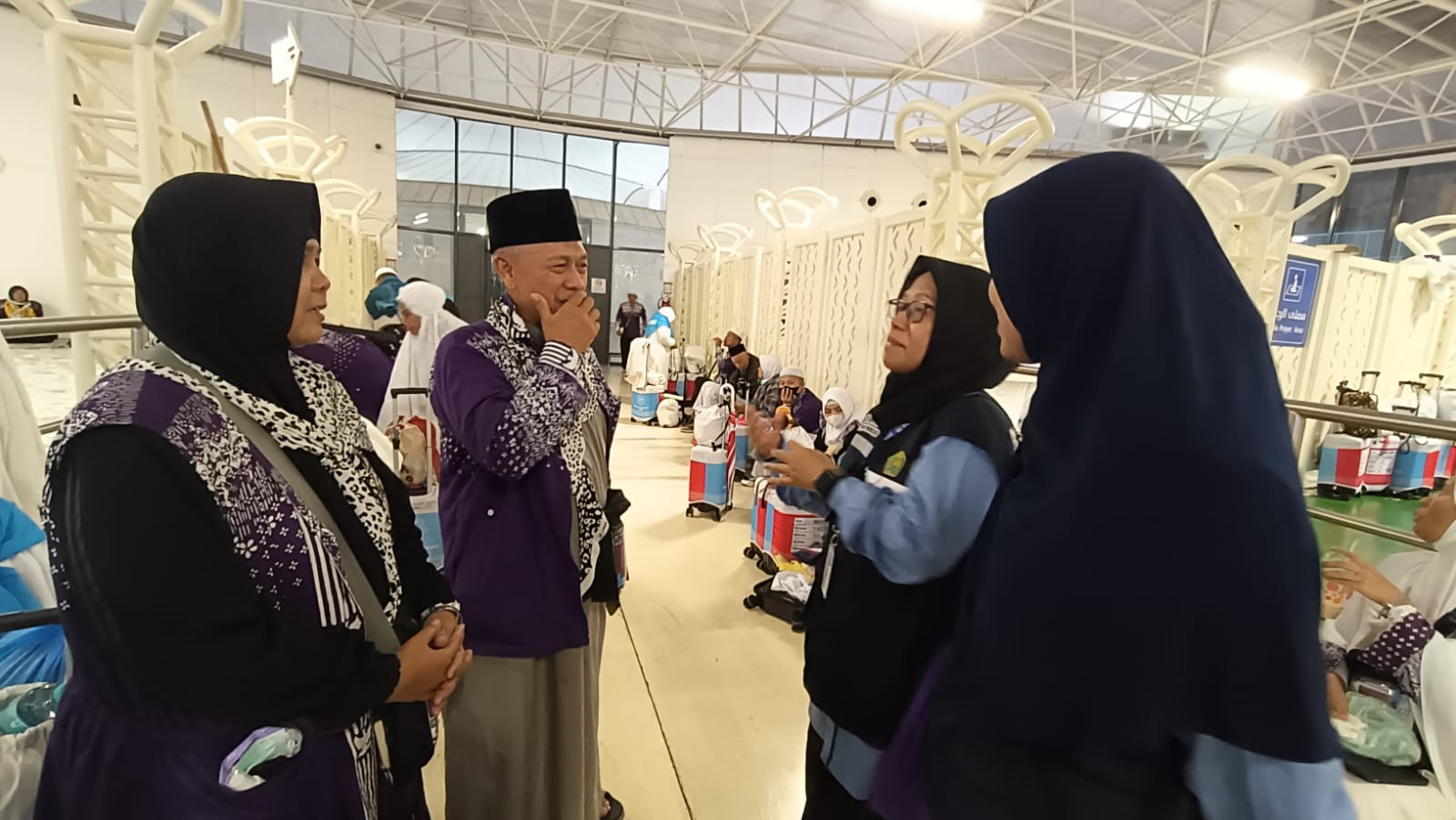 Kisah Petugas Haji Kehilangan HP di Arafah hingga Ditemukan oleh Jamaah Kisah Petugas Haji Kehilangan HP di Arafah hingga Ditemukan oleh Jamaah
