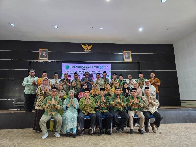Buka Rakernas LSBPI MUI, Sekjen MUI Ungkap Urgensi Akhlak dalam Peradaban Buka Rakernas LSBPI MUI, Sekjen MUI Ungkap Urgensi Akhlak dalam Peradaban