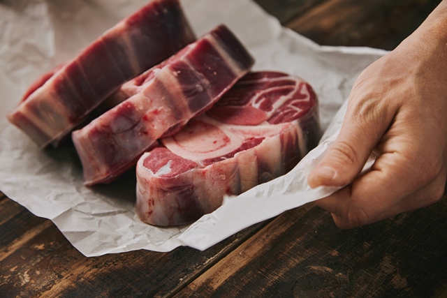 Ini Alasan Seyogianya Bungkus Daging Qurban Bukan Plastik Menurut LPLH-SDA MUI Ini Alasan Seyogianya Bungkus Daging Qurban Bukan Plastik Menurut LPLH-SDA MUI