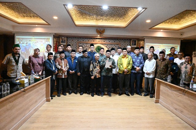 Ingatkan Bahaya Islamofobia, MUI Sampaikan 8 Rekomendasi Ormas Islam Ingatkan Bahaya Islamofobia, MUI Sampaikan 8 Rekomendasi Ormas Islam