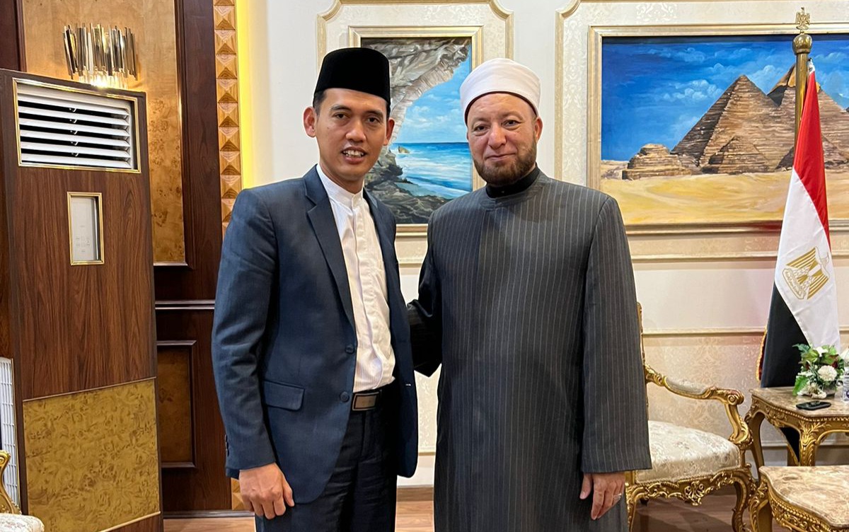 Hadiri Muktamar Fatwa Internasional di Mesir, Kiai Niam Disambut Langsung Sekjen Darul Ifta Al Azhar