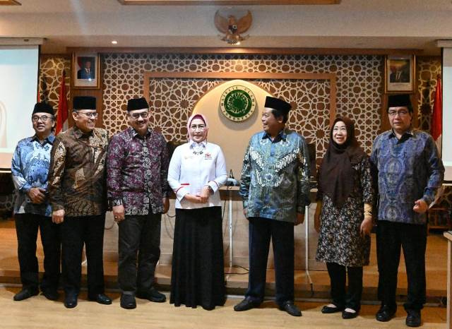 MUI Anugerahkan Penghargaan Tokoh Inspiratif Ekonomi Umat kepada Ketua Kadin DKI Jakarta