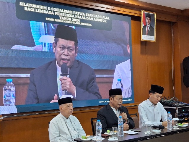 Buka Sosialisasi Fatwa Standar Halal Bagi LPH, Ini Pesan Waketum MUI