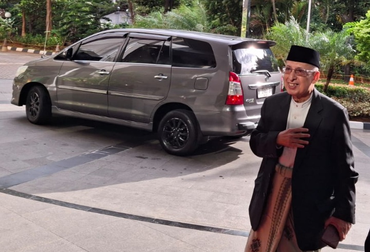 Wakili MUI di Sidang Isbat 1 Syawal 1446 H, KH Abdullah Jaidi Tiba di Kantor Kemenag