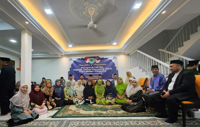 Sekjen Buya Amirsyah Kukuhkan Pengurus Perwakilan MUI di Malaysia