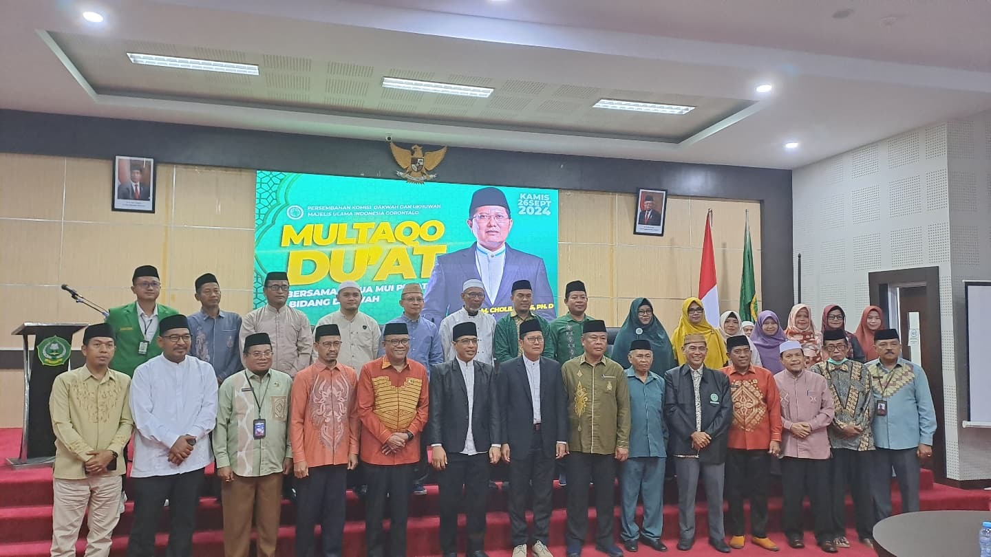 Multaqo Du'at MUI Gorontalo, Kiai Cholil Nafis: Posisi Da’i Semakin Kuat, Wajib Punya Sosmed dan Jadi Opinion Leader Multaqo Du'at MUI Gorontalo, Kiai Cholil Nafis: Posisi Da’i Semakin Kuat, Wajib Punya Sosmed dan Jadi Opinion Leader