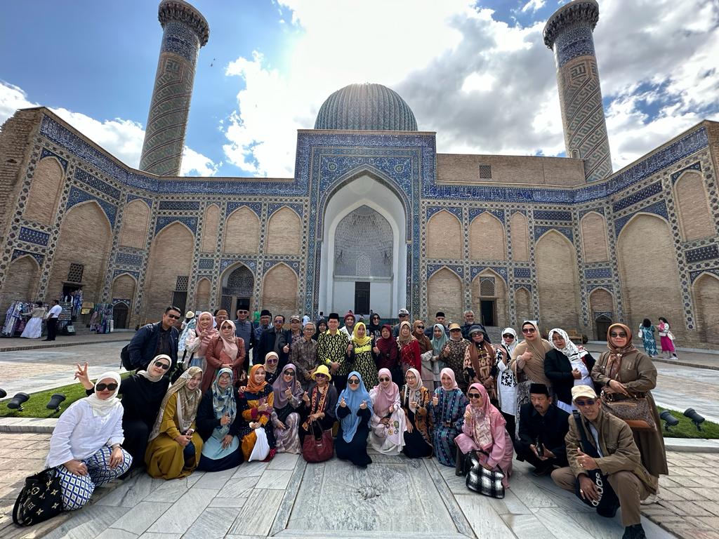 Sekjen MUI Kenang Kepahlawanan Amir Temur Leng Saat Berkunjung ke Uzbekistan