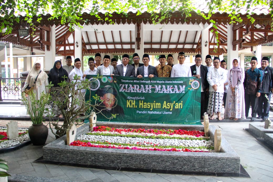 Ziarah ke Makam KH Hasyim Asy’ari, MUI Teguhkan Spirit Ulama dalam Milad Emas Ziarah ke Makam KH Hasyim Asy’ari, MUI Teguhkan Spirit Ulama dalam Milad Emas