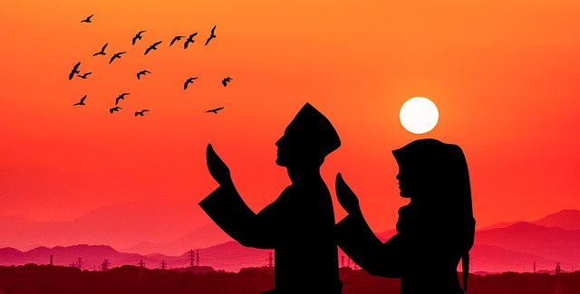 Khutbah Jumat: Urgensi Keseimbangan Antara Ibadah dan Muamalah Khutbah Jumat: Urgensi Keseimbangan Antara Ibadah dan Muamalah