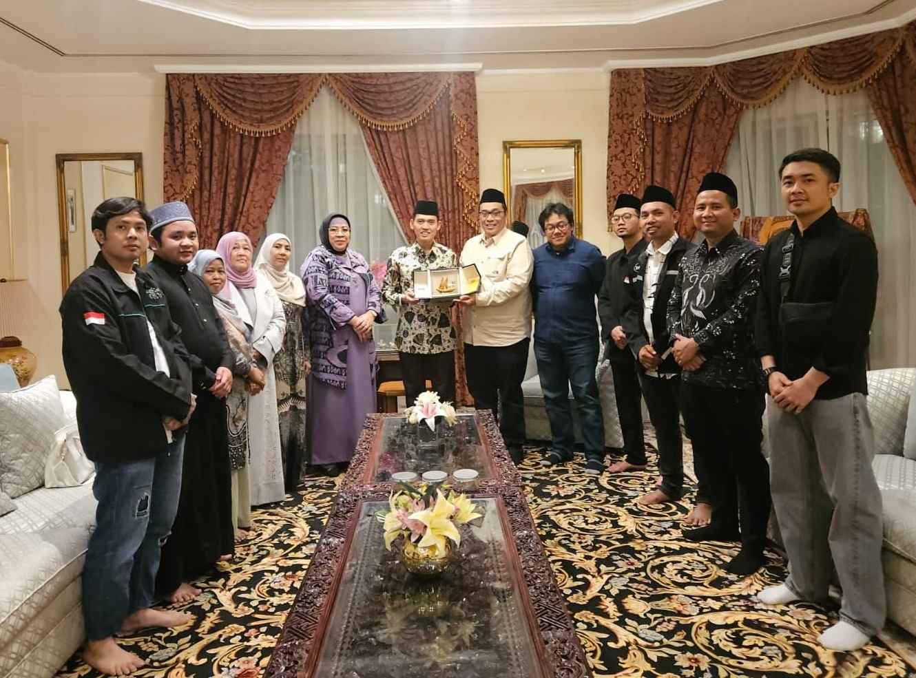 Bertemu Dubes RI dan WNI di Kuwait, Prof Ni’am: Silaturahim Lahirkan Kebersamaan