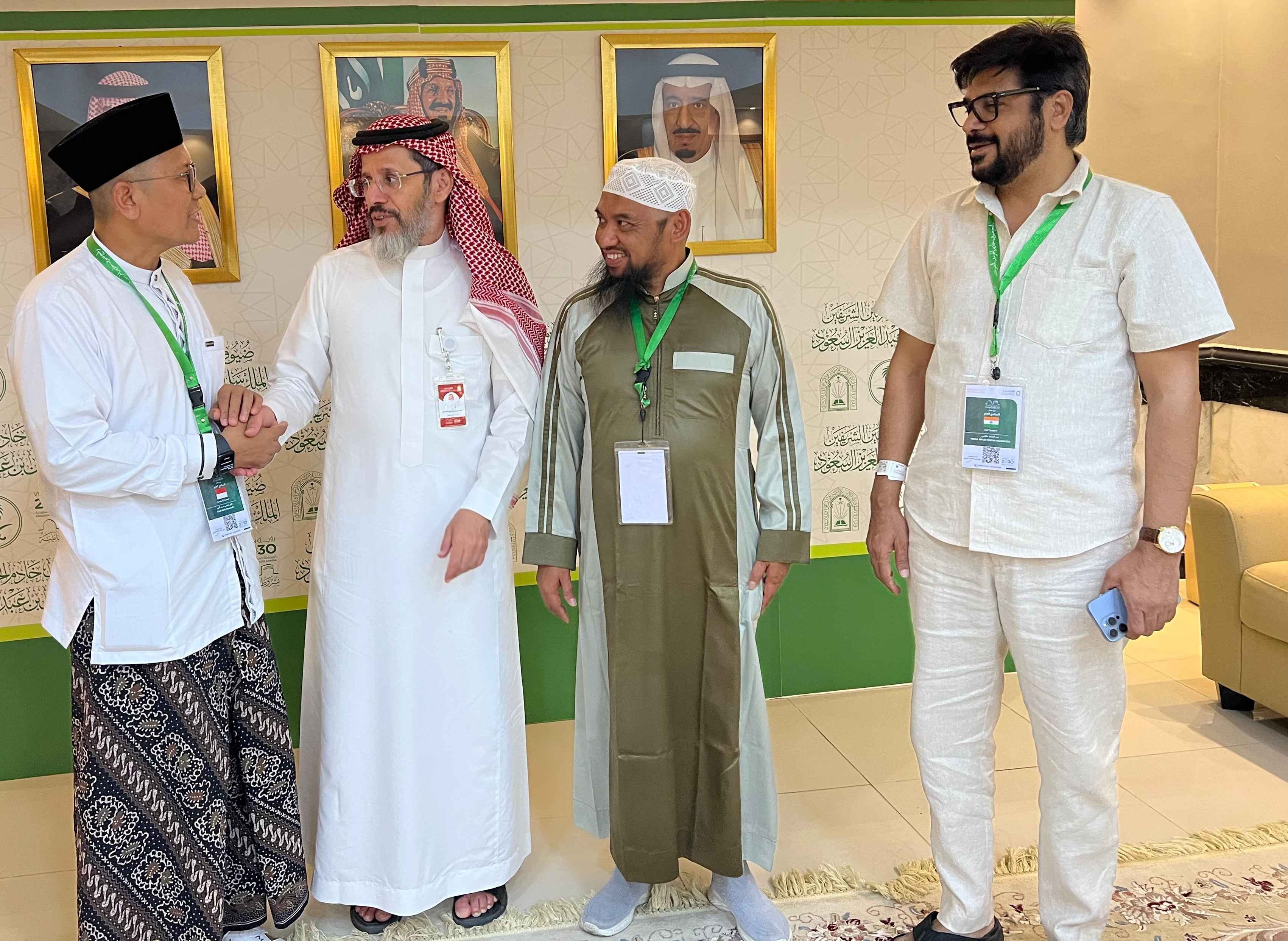 Bertemu Menteri Haji Arab Saudi, Kiai Cholil Tabayun Soal Visa Furada Bertemu Menteri Haji Arab Saudi, Kiai Cholil Tabayun Soal Visa Furada