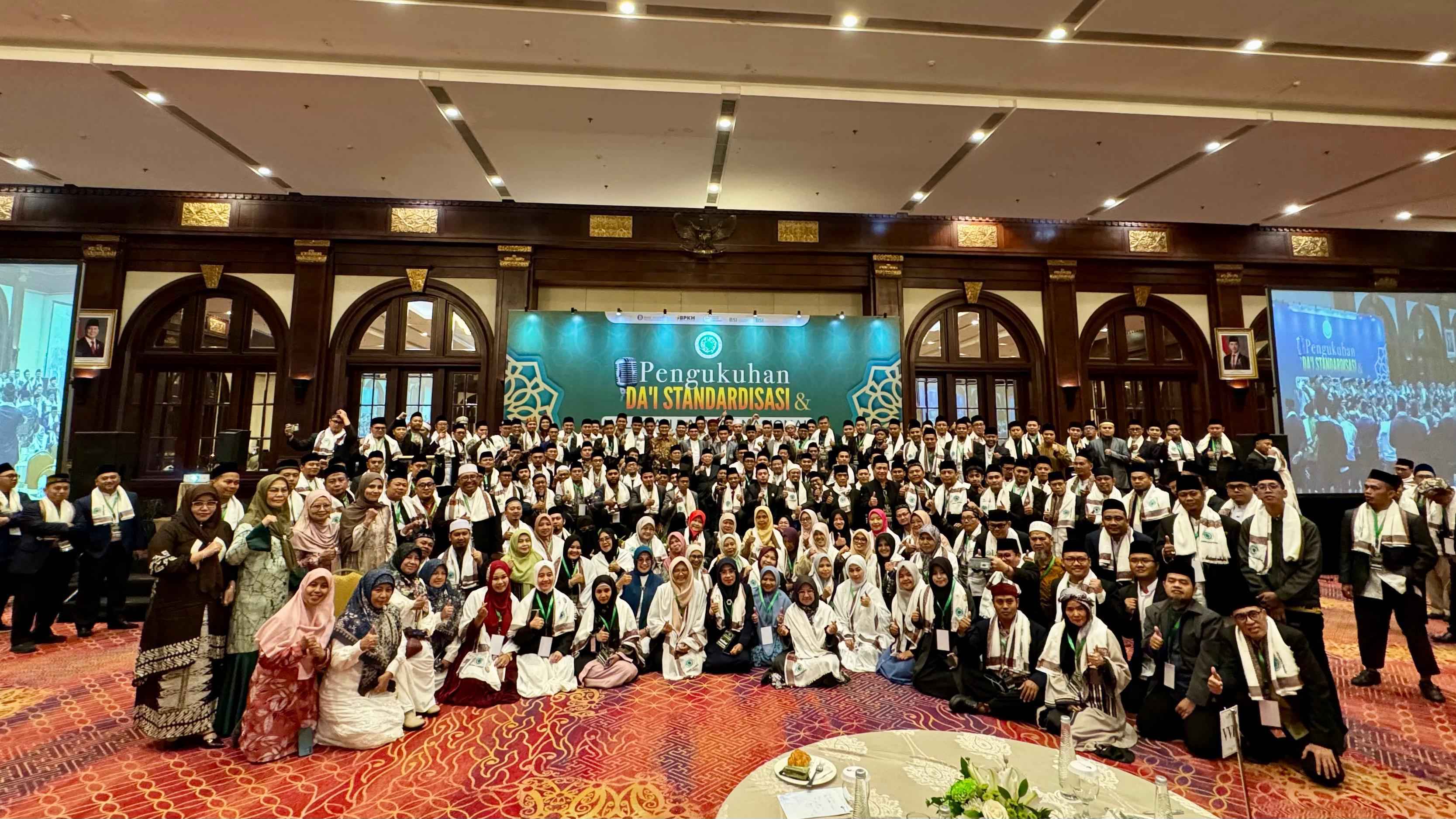 4.000 Dai Diwisuda, MUI dan BI Dorong Gerakan Literasi Ekonomi Syariah Nasional