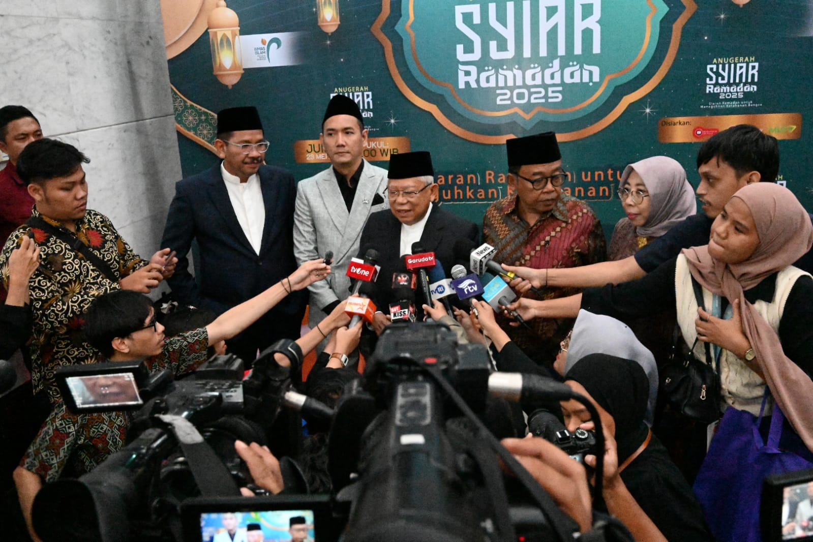 Kiai Ma'ruf: Tayangan Ramadhan Harus Jaga Umat dari Pola Pikir dan Perilaku Menyimpang Kiai Ma'ruf: Tayangan Ramadhan Harus Jaga Umat dari Pola Pikir dan Perilaku Menyimpang