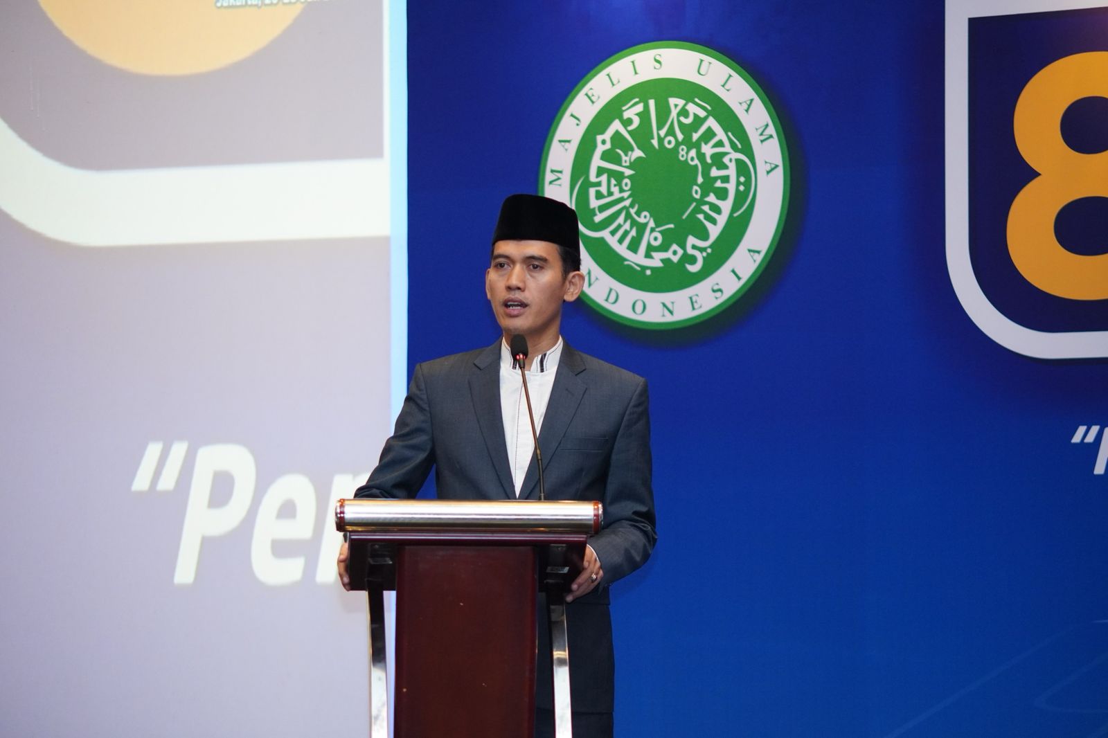 Ketua MUI Prof Asrorun Niam Tegaskan Hukum Vasektomi Haram, Kebijakan Tak Boleh Ditaati Ketua MUI Prof Asrorun Niam Tegaskan Hukum Vasektomi Haram, Kebijakan Tak Boleh Ditaati