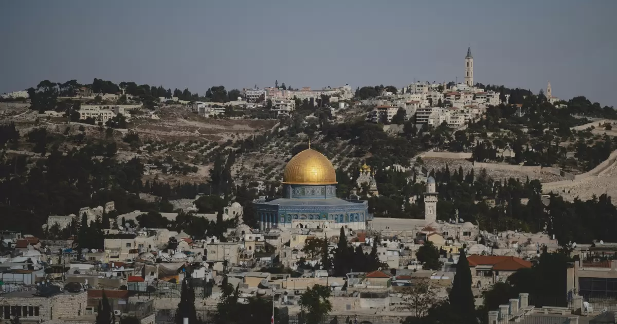 Dome of the Rock, over the skyline of the Old City of Jerusalem. - Photo by Levi Meir Clancy on Unsplash