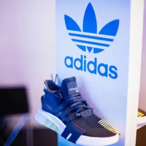 Gelombang Seruan Boikot Adidas Menguat, Publik Sebut tak Punya Empati