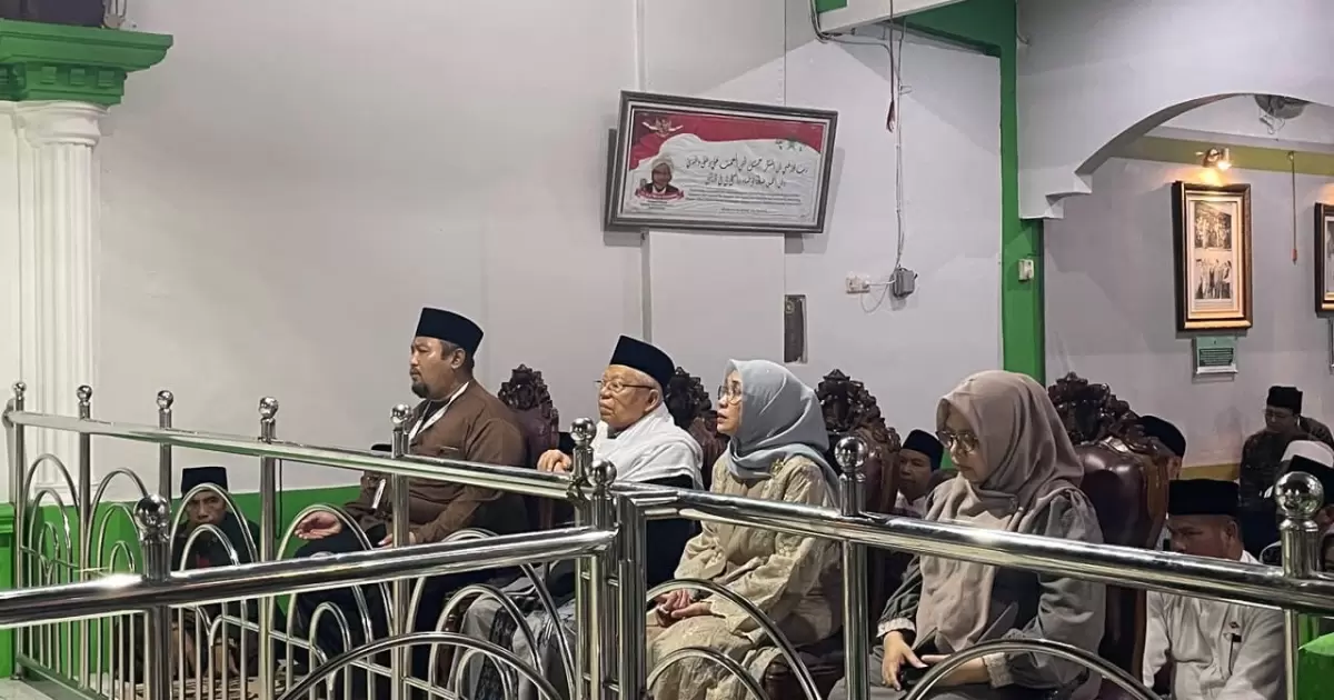 Jelang Muktamar ke-35 NU, KH Ma'ruf Amin Ziarah Makam Mbah Wahab Chasbullah