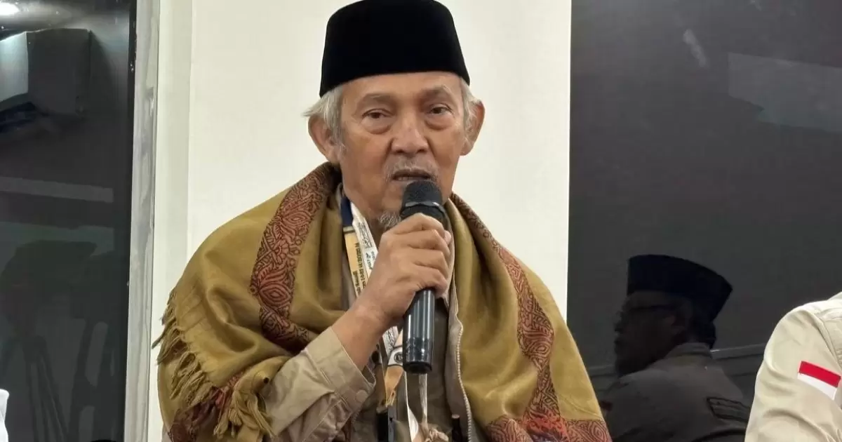 Pesan Pengasuh Pesantren Lirboyo Kiai Kafabihi saat Ziarah ke Makam Rasulullah SAW
