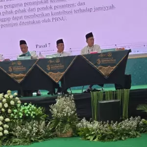 Saat Kiai Cholil Putuskan Sidang Pleno I Muktamar Steril dari Asap Rokok