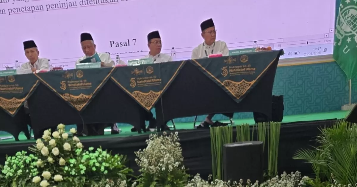 Saat Kiai Cholil Putuskan Sidang Pleno I Muktamar Steril dari Asap Rokok Asap