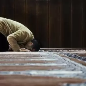 Shalat Kita: Sebuah Rutinitas “Menggugurkan Kewajiban” atau “Dialog yang Dirindukan”?