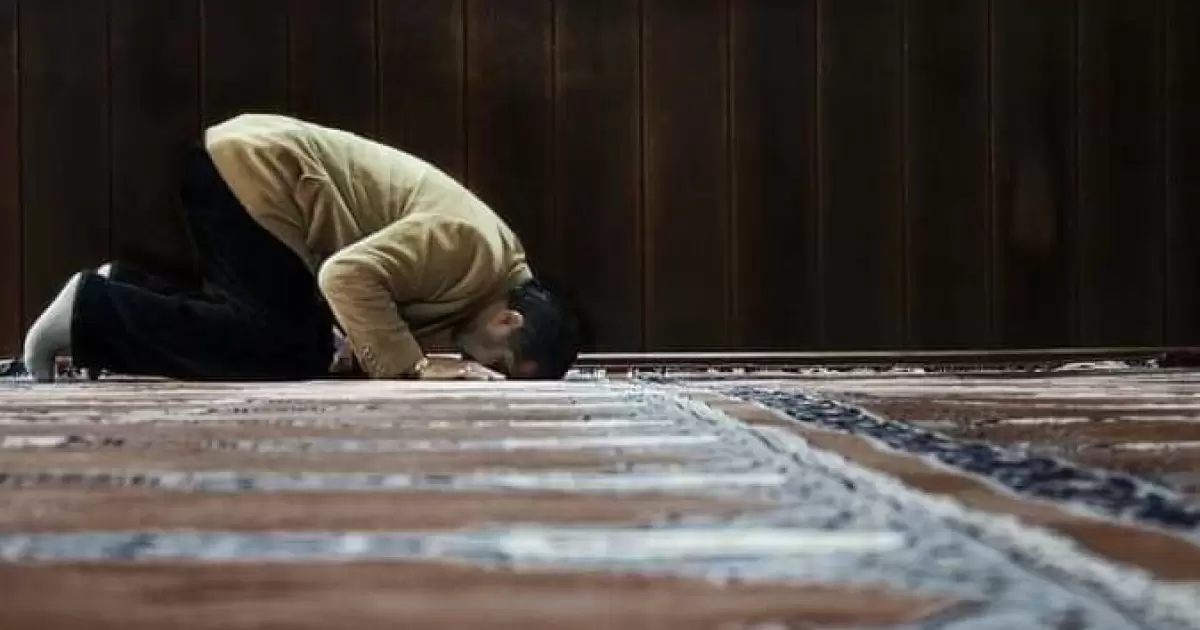 Shalat Kita: Sebuah Rutinitas “Menggugurkan Kewajiban” atau “Dialog yang Dirindukan”?
