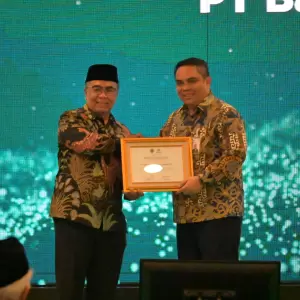 Berikut Peraih Anugerah Kepatuhan Zakat bagi Perusahaan Syariah Baznas dan DSN MUI