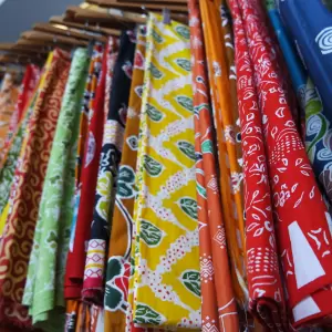 Ternyata Batik yang Kita Kenakan Juga Tak Luput dari Kerentanan Halal, Bagaimana Bisa?