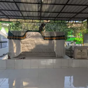 Wisata Religi Muktamar NU, Menelusuri Empat Makam Tokoh Penting di Pesantren Bahrul Ulum