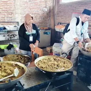 Aksi Gotong Royong Warga Jombang Sediakan 7.000 Porsi Nasi Gratis Nahdliyin