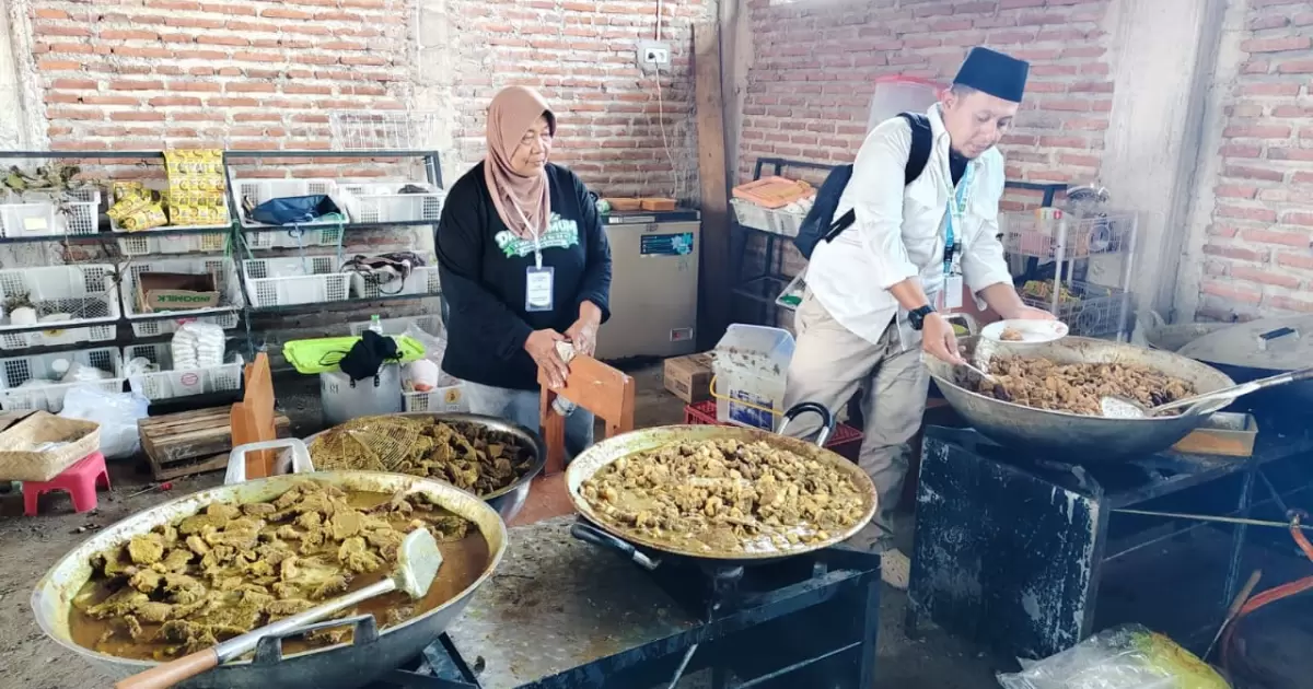 Aksi Gotong Royong Warga Jombang Sediakan 7.000 Porsi Nasi Gratis Nahdliyin